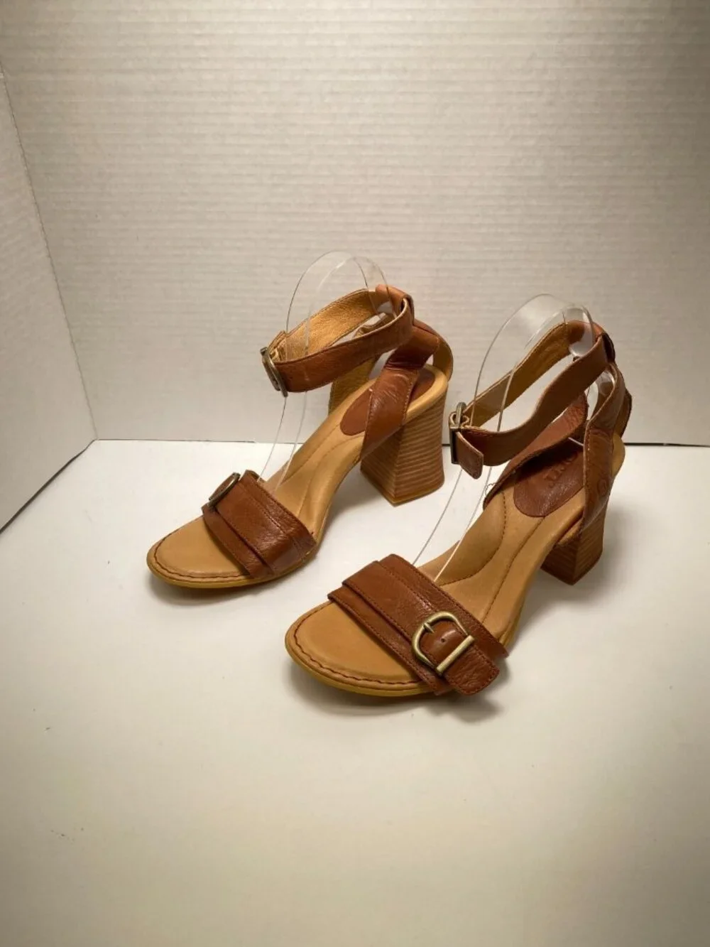 BORN Women's Tahlia Brown Leather Strap Buckle Cushion Heel Sandal Sz 10